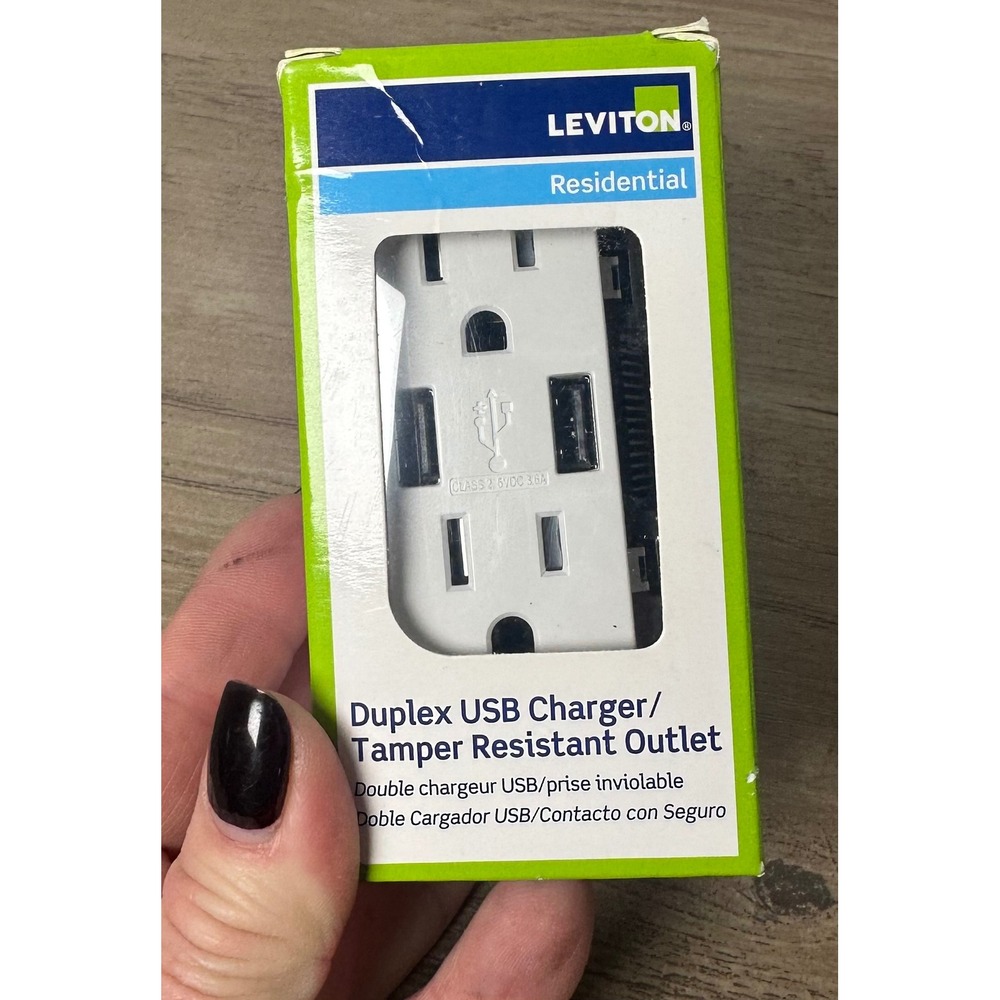 Leviton‎ T5632-W White Duplex USB Charger Resistant Outlet 15A 125V 3.6A USB